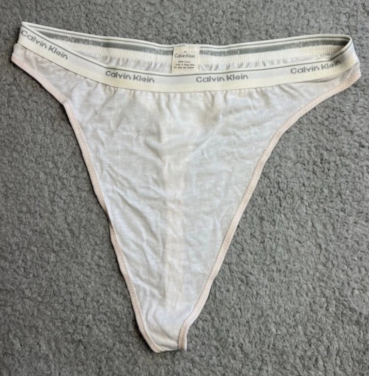 Calvin Klein Women’s Underwear Modern Cotton Thong Panties White Size M RARE VTG