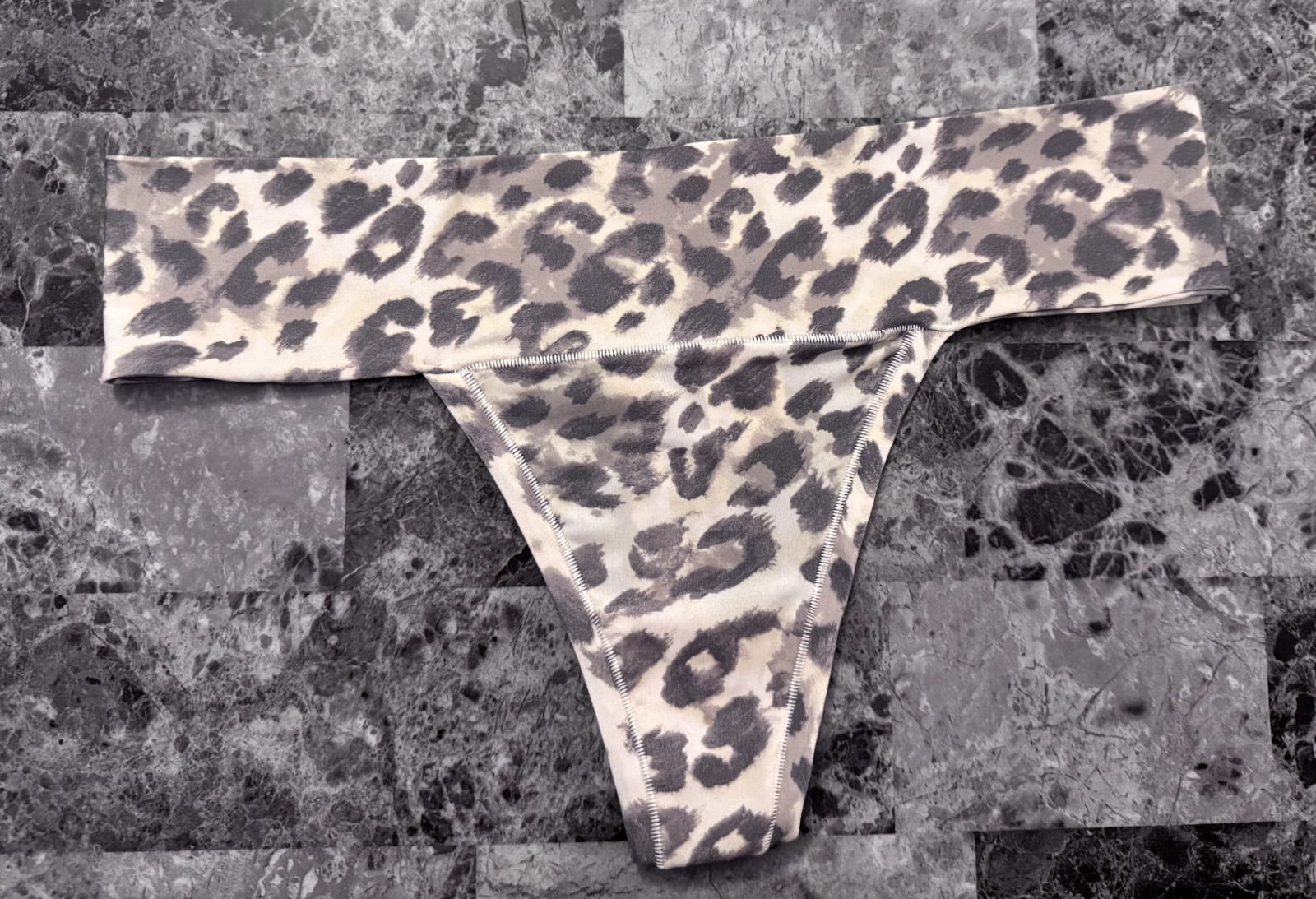 NWT AERIE AMERICAN EAGLE SMOOTHEZ LEOPARD THICK WAISTBAND NO SHOW THONG PANTIES