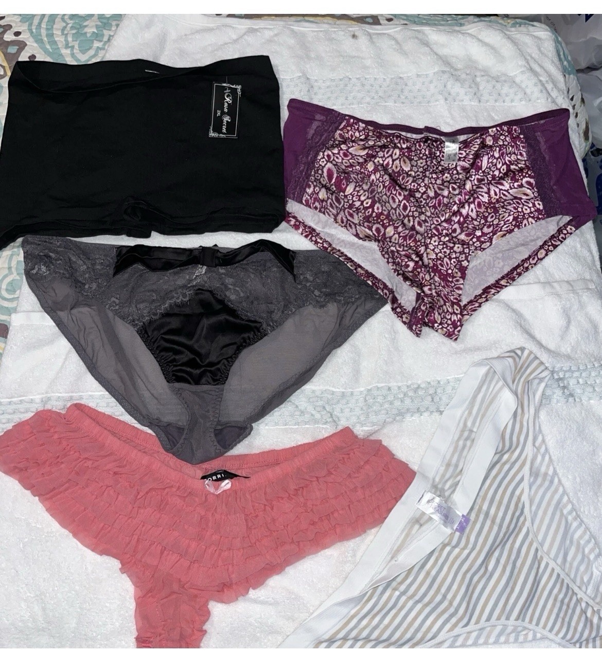 Multi Style Panties Seamless Lace Size 9 2X Lot Of 5 See Tags Peek At Designers