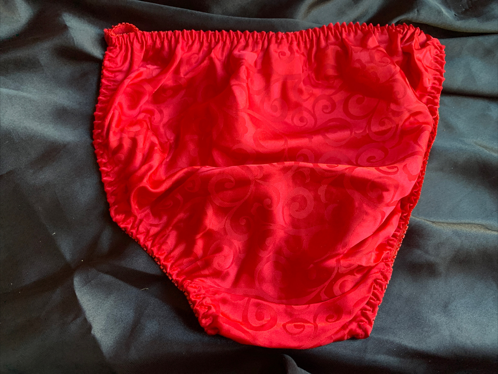 NWT VTG 100% Polyester Satin String Bikini Lace Panties SZ S Red