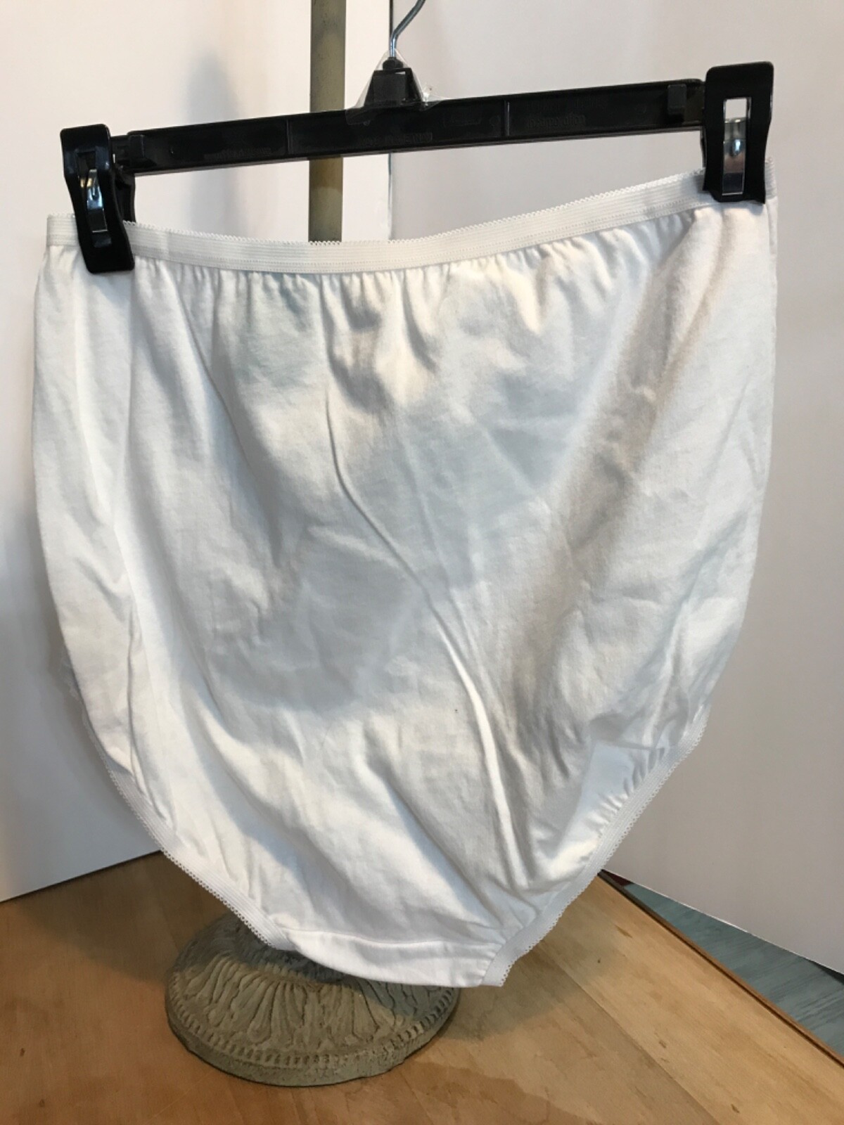 Vanity Fair Bief star white 7/L……..f4