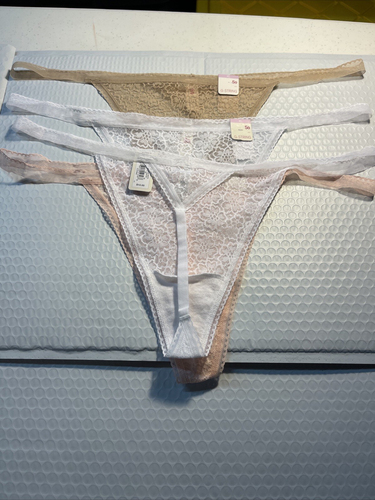 SO INTIMATES PANTIE G-STRINGS LOT OF 4 XL 1 PINK 2 WHITE 1 BEIGE New SKU A24