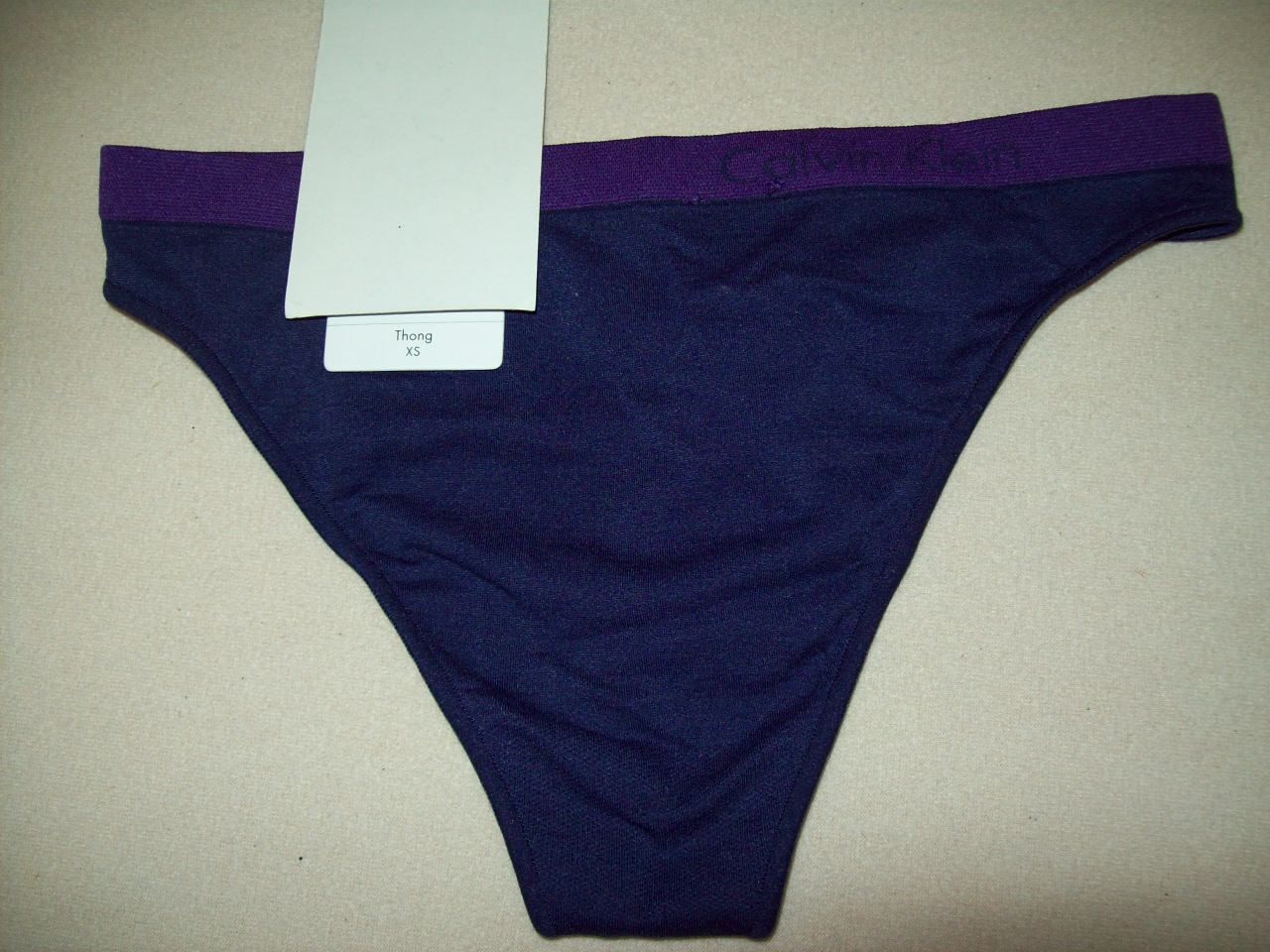 NWT CALVIN KLEIN NYLON LYCRA SEAMLESS THONG PANTIES QD3544 505 NAVY XS