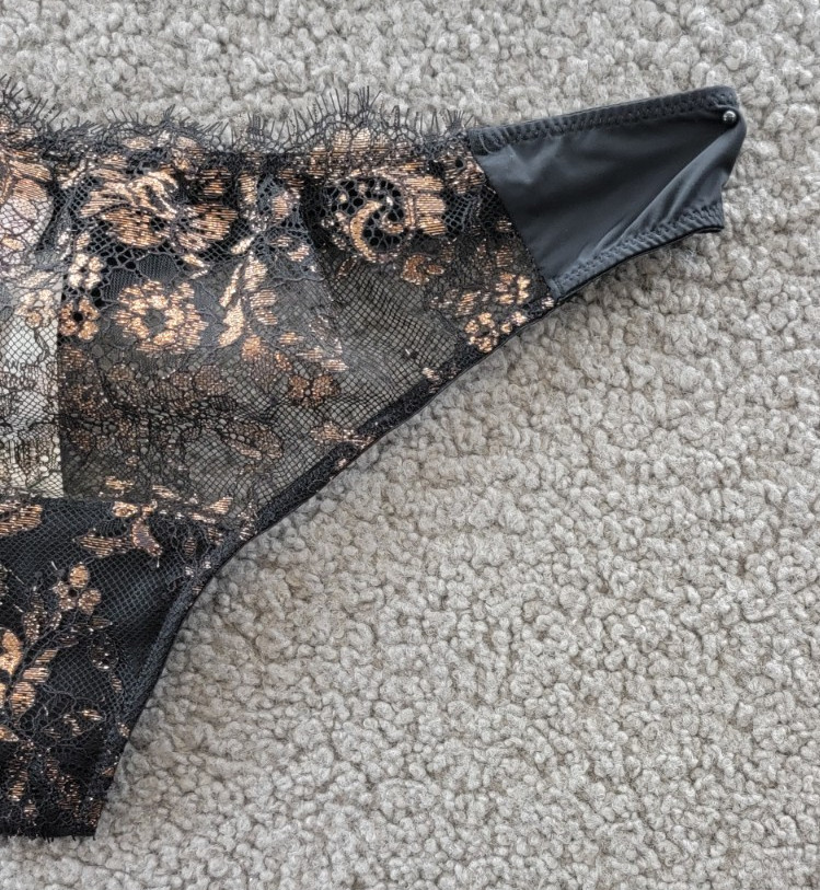 Skarlett Blue Entice Lace Thong Women’s L Black/Rose Gold Elastic Waist Pull On