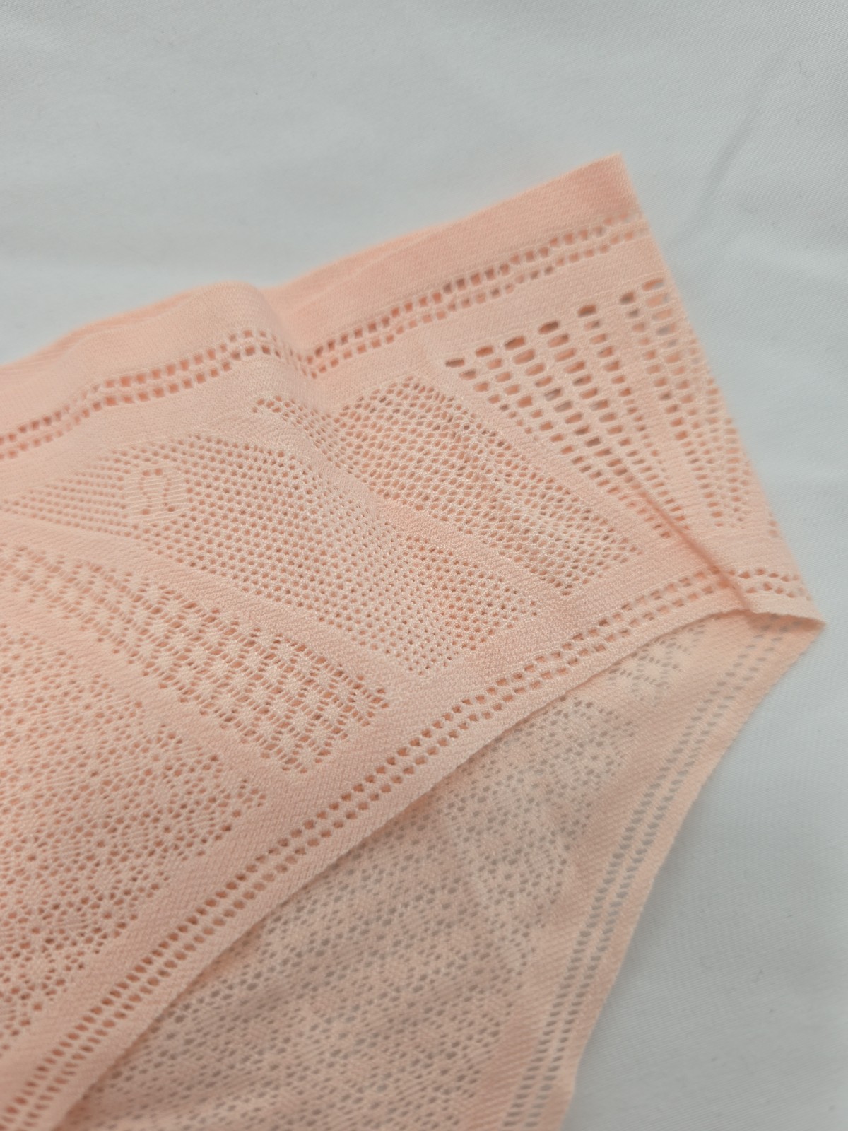 NWT Lululemon Awake To Lace Light And Airy Mid Rise Cheeky Bikini Panty Medium