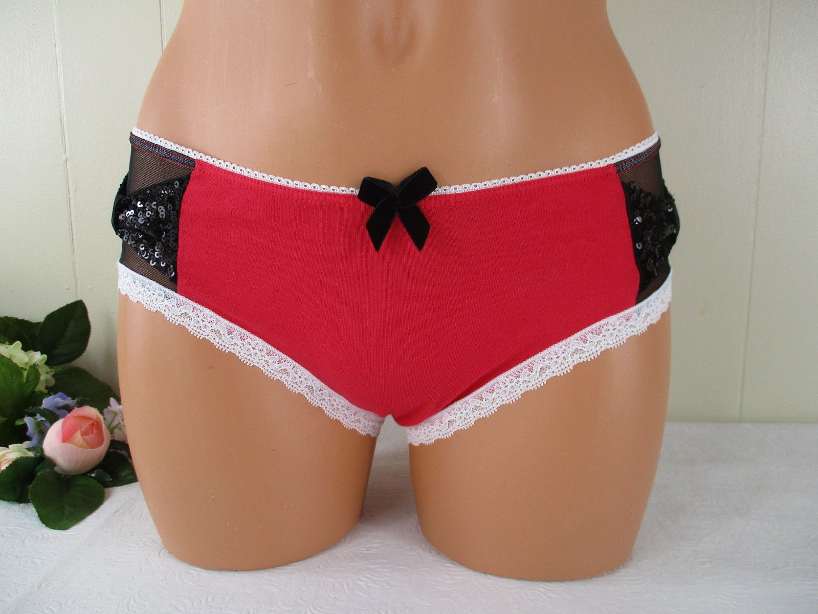 NWT Victoria’s Secret Red Cotton Hip Hugger Sequin Panties sz S Holiday 2015