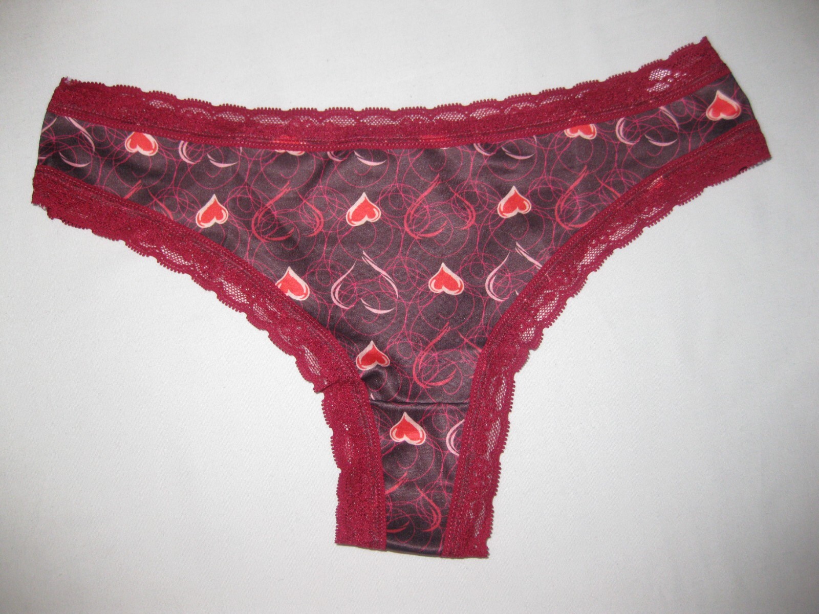 Morvia lace trim heart print thong panties S black w/red nip kawaii