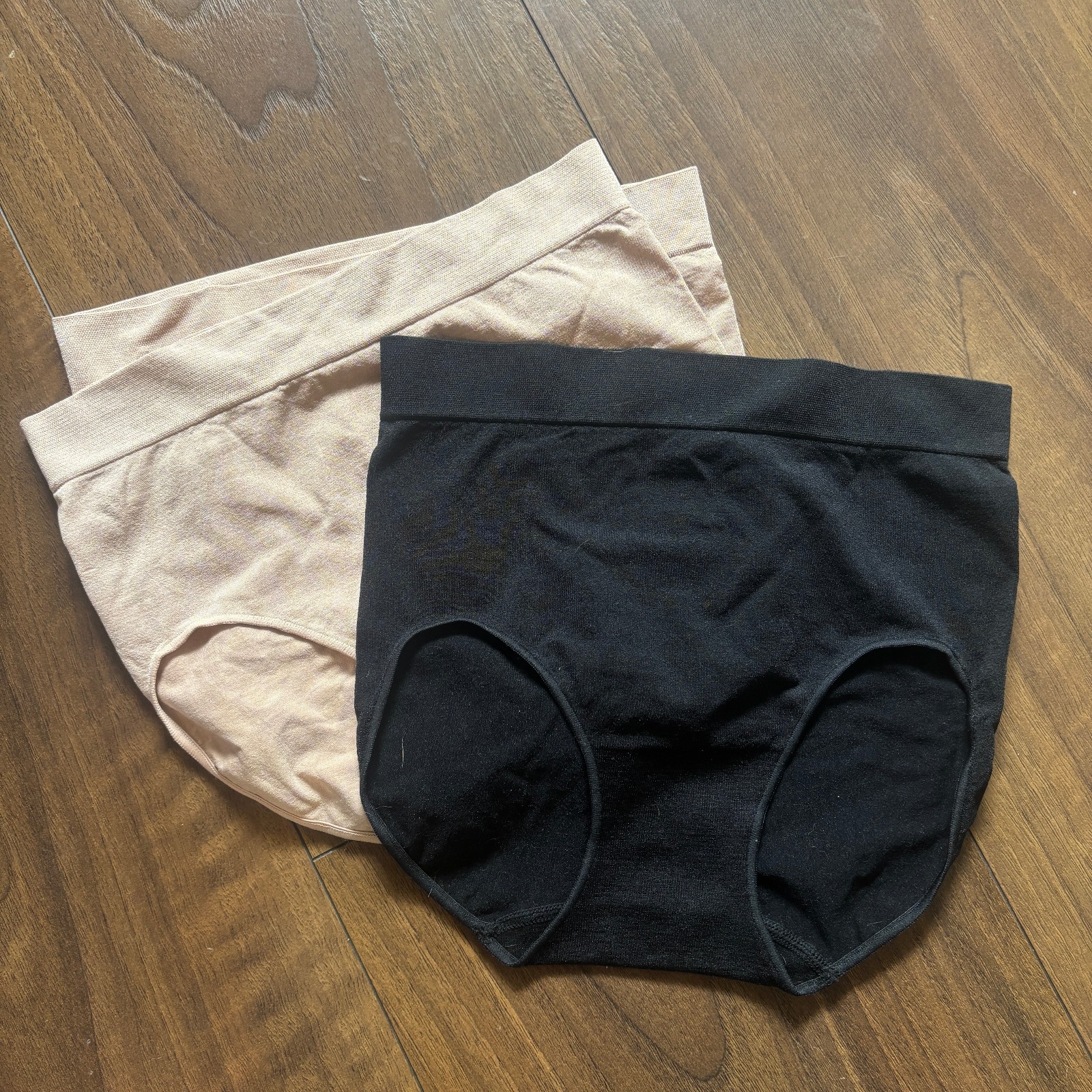 NWOT Black and Nude Seamless Carole Hochman Brief Underwear 3 Pair Size Small