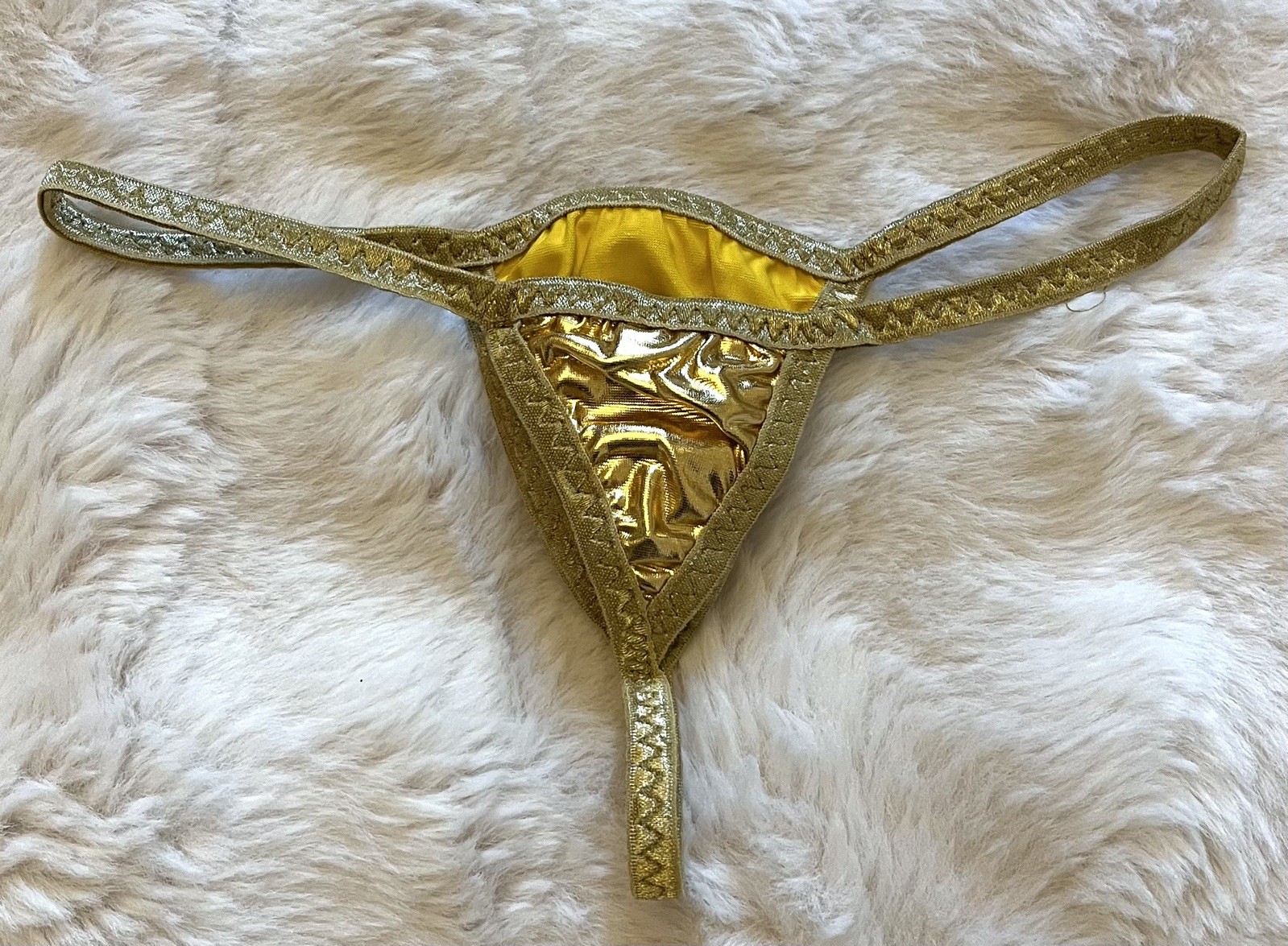 Beautiful Quality Sexy Gold Metallic Low Rise Style Thongs – Size 8 – New