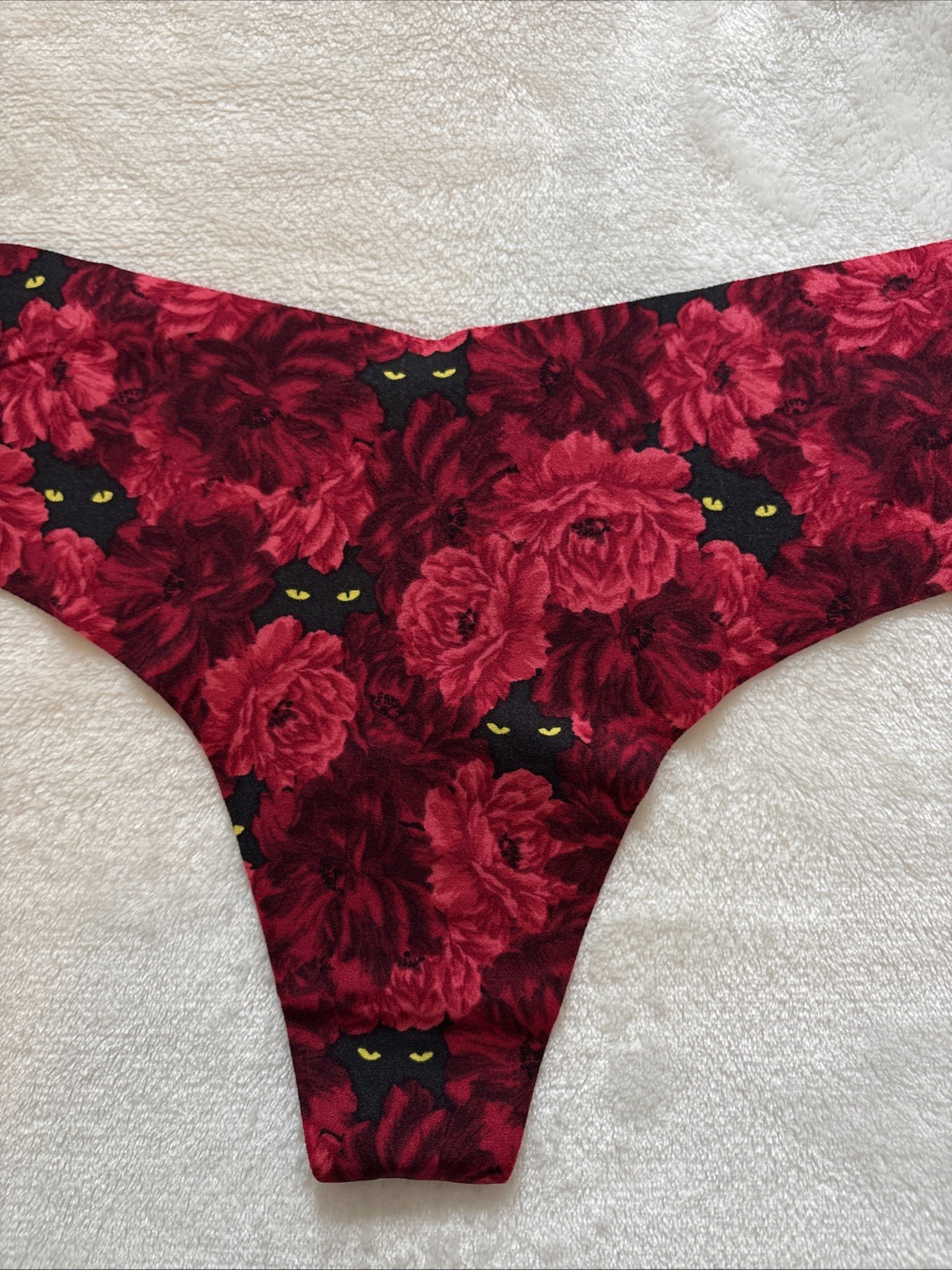 Victoria’s Secret Panties Thong Panty No Show Floral Roses Cat Bat Eyes Medium M