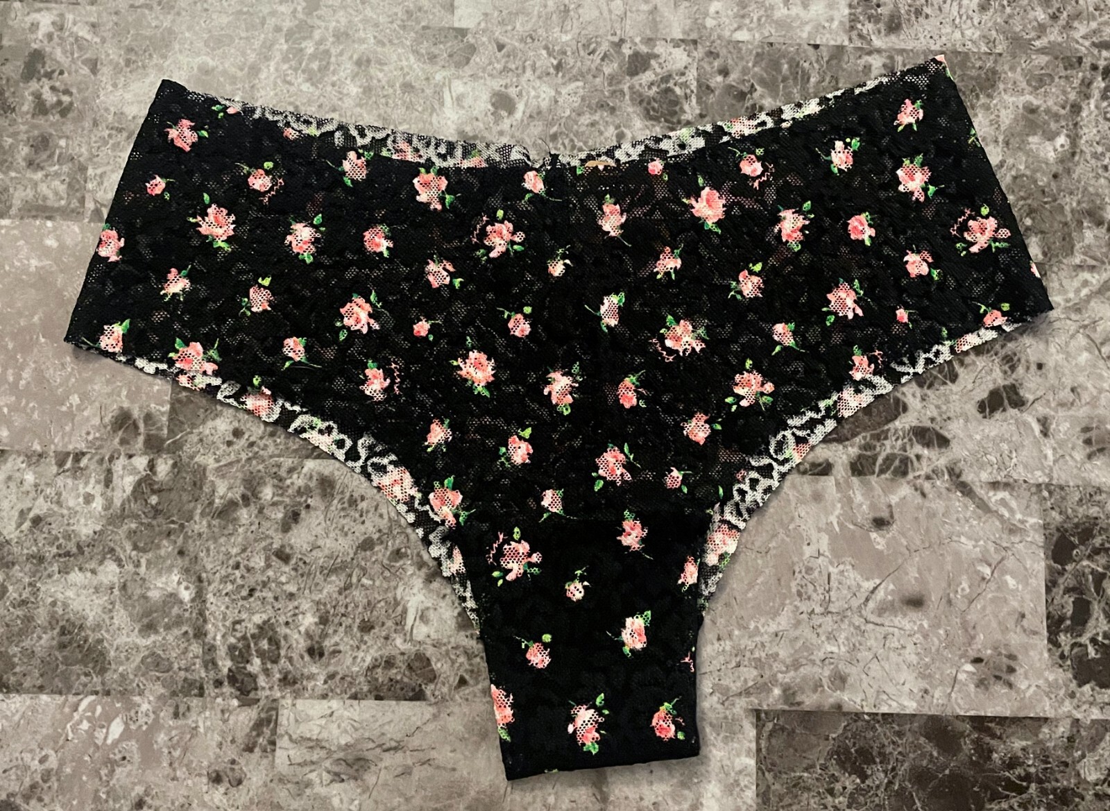 NWT VICTORIA’S SECRET PINK GREEN ROSE FLORAL LACE NO SHOW CHEEKSTER PANTIES