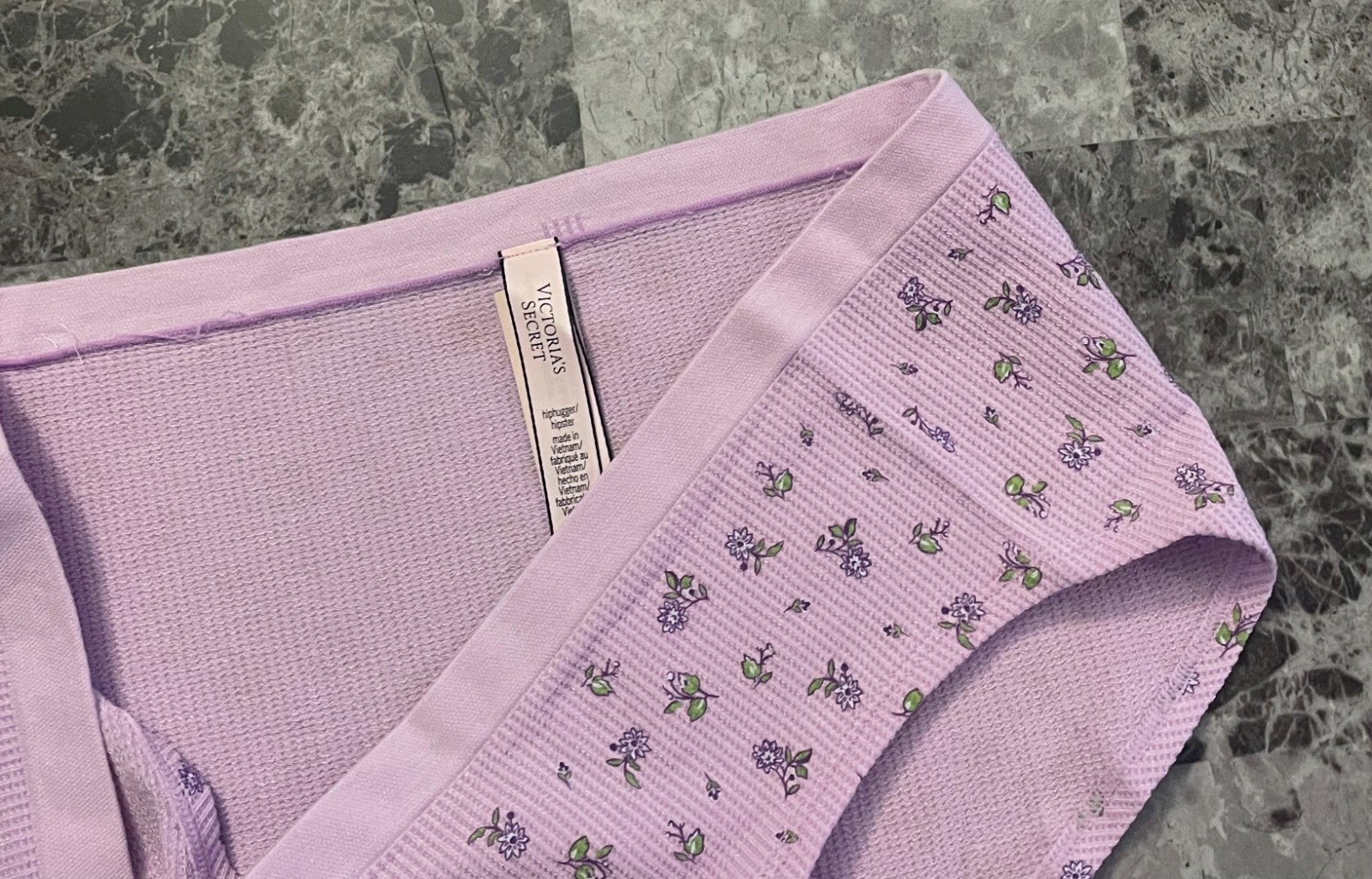 NWT VICTORIA’S SECRET XL PURPLE FLORAL WAFFLE STRETCH SEAMLESS HIPHUGGER PANTIES