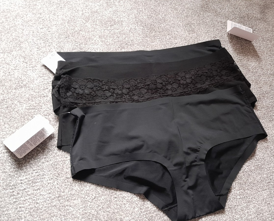 New/Tagged 4 Pairs Ladies NVPL Briefs, Black by F & F, Size M & 12