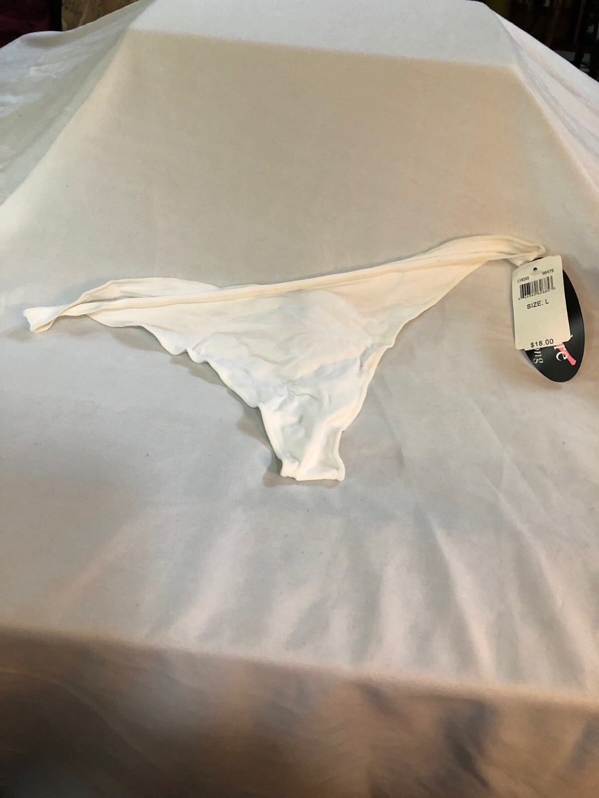 LE MYSTERE Thong Panties, Size L, NWT, Originally $18.00