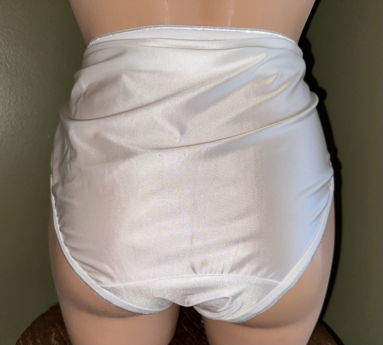 Vtg Styl Glossy Slippery White 2nd Skin Butter Satin Brief Pantie 0XL NEW Oily
