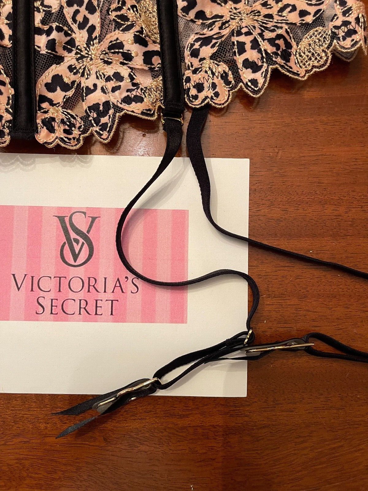 NWT $39.50 VICTORIAS SECRET sexy LEOPARD LACE stocking GARTERS Womens M M/M