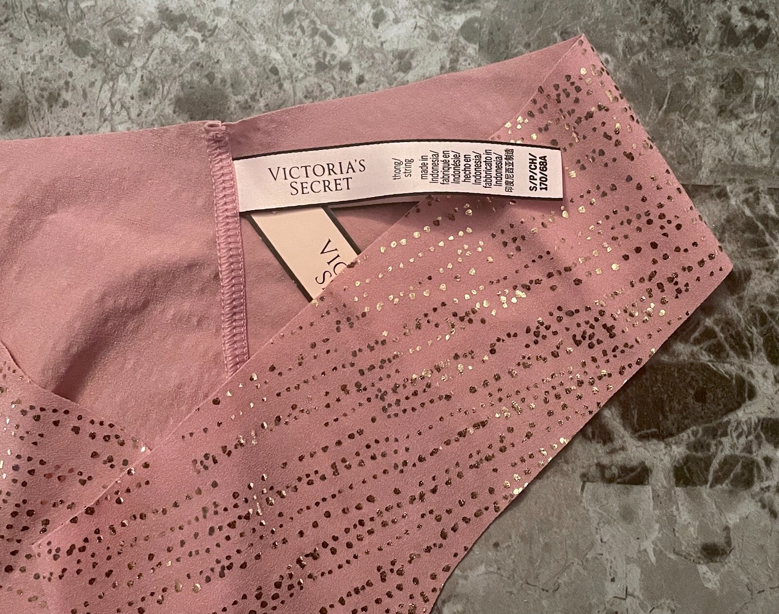 NWT VICTORIA’S SECRET SMALL PINK ROSE GOLD SHINE FOIL NO SHOW RARE THONG PANTIES
