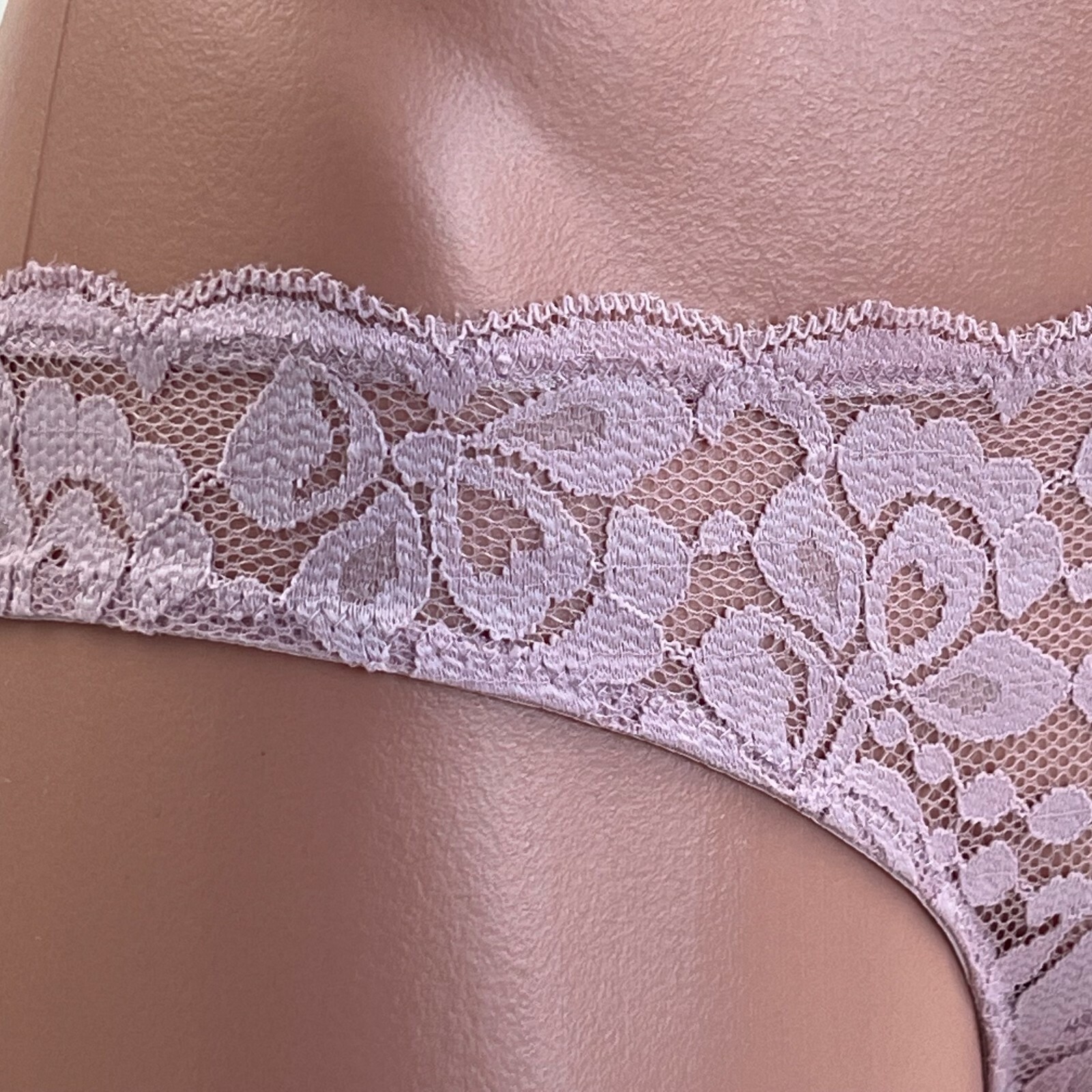 Victoria’s Secret Dream Angels Floral Lace Cheekini / Tanga Lilac Size XS NWT