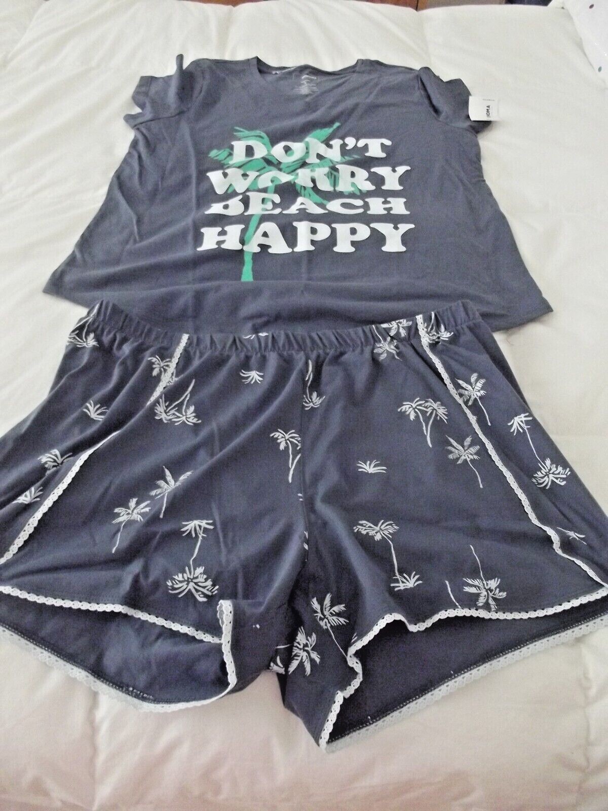 Sonoma Women’s Don’t Worry Beach Happy V Neck Shirt/Shorts Sleep Set Large