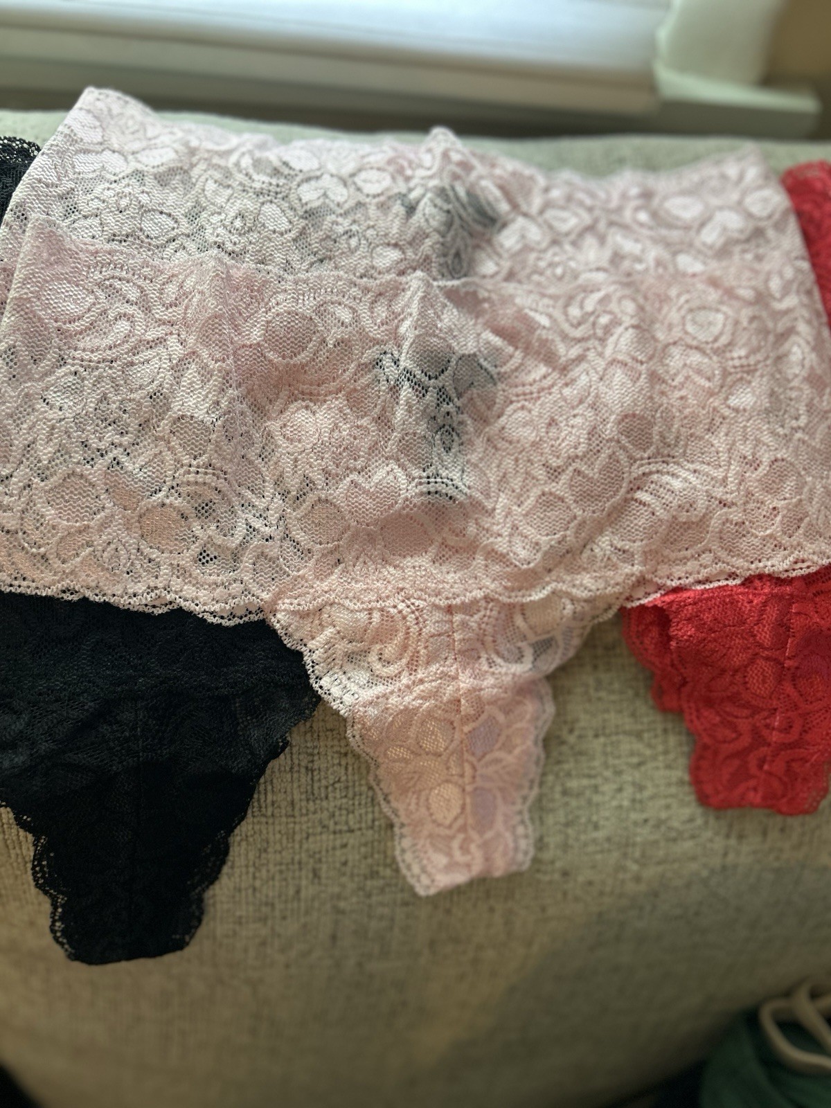 Quince Stretch Lace Cheeky Brief (6-pack) Size Small Black, Pink, Red