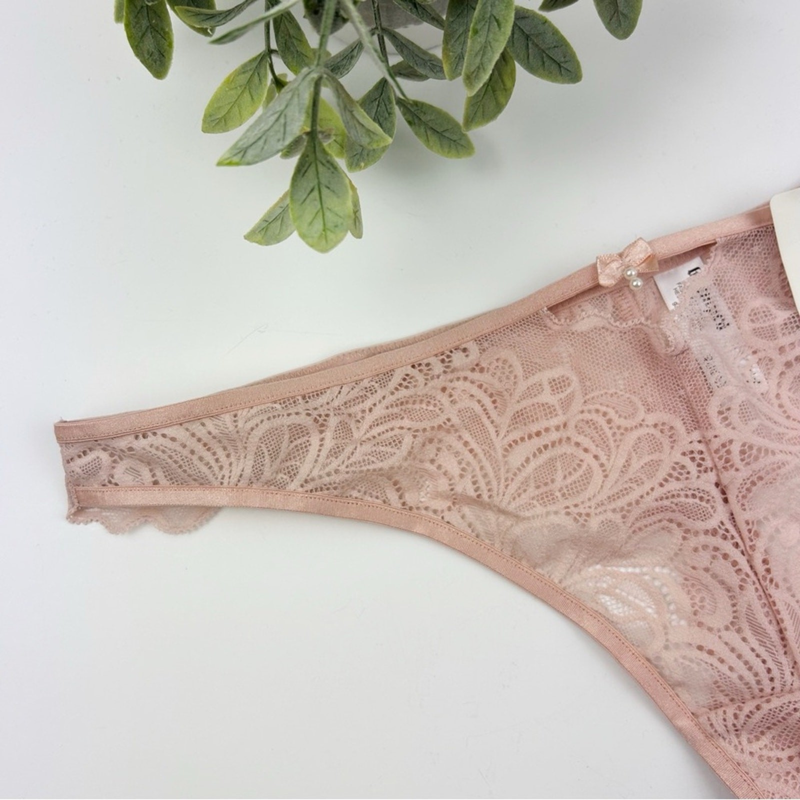 B.Tempt’d by Wacoal Undisclosed Thong 942257 Size Large