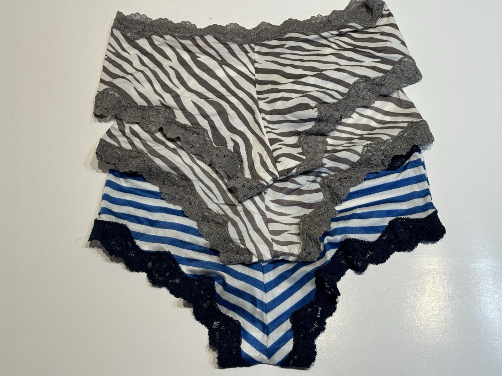 NWT Maidenform Low Rise Cheeky Hipster Panties 40823 Size S 5 3 Pairs