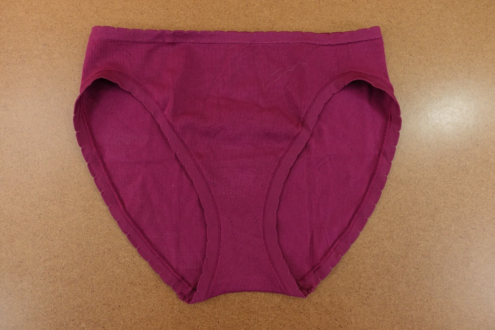 Victorias Secret Womens Size Medium Plum Seamless High-Leg Brief Panty NWT