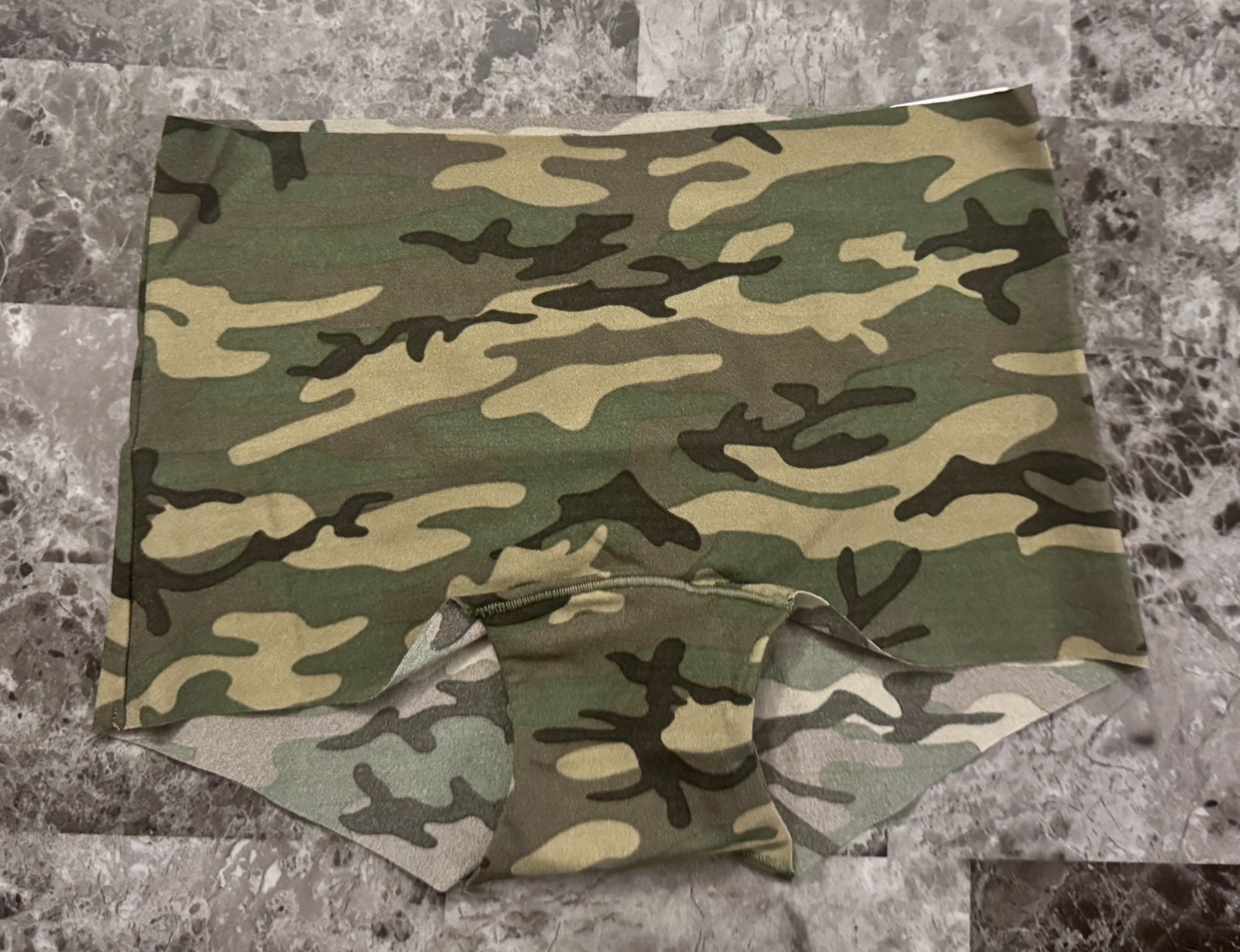 VICTORIA’S SECRET PINK GREEN CAMOUFLAGE CAMO RAW EDGE NO SHOW BOYSHORT PANTIES