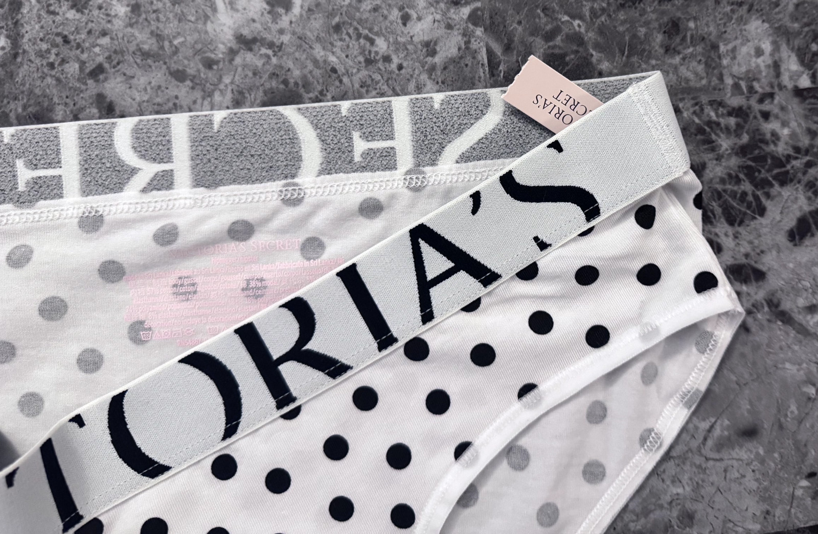 NWT VICTORIA’S SECRET POLKA DOT THICK EXPLODED LOGO WAISTBAND HIPHUGGER PANTIES