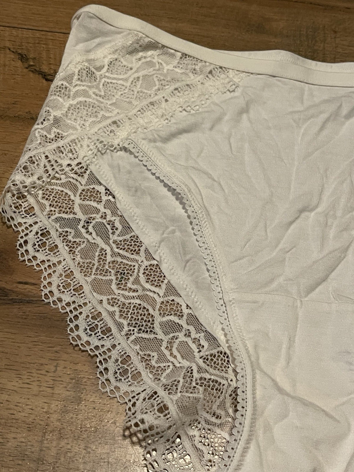 Soma Intimates Embraceable Lace High Leg Ivory Panties NWT MSRP: $12.00 ~ Medium