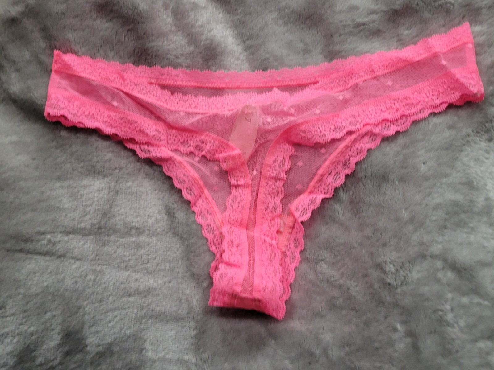 NWT Victoria’s Secret Vtg Mesh Bubblegum Pink Sheer Dot M Thong Panties SMOOTH