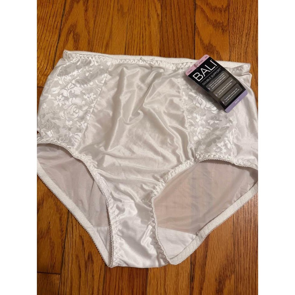 Bali Double Support Briefs White Floral Lace High Rise Panty DFDBB3 Size 6 M