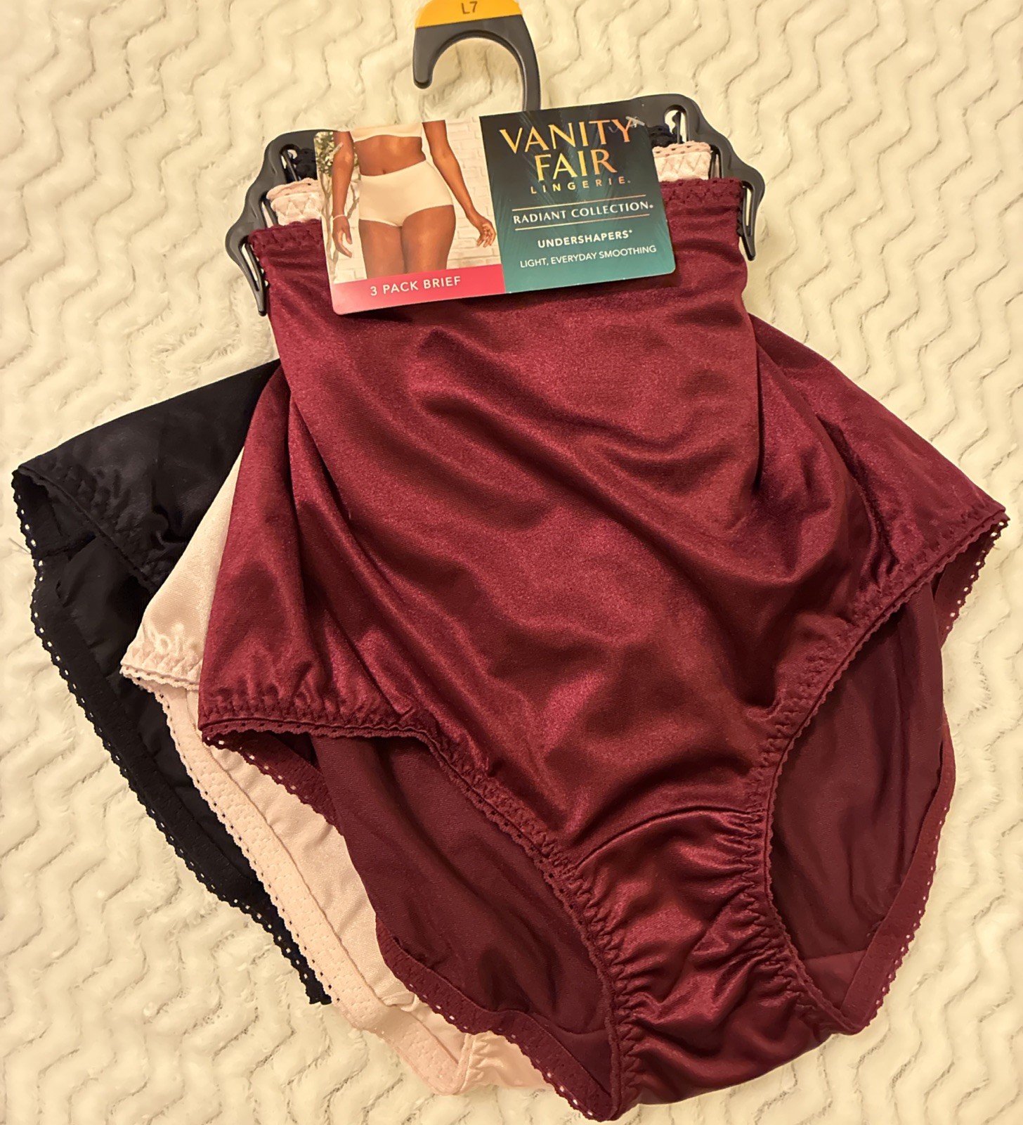 Vanity Fair~Radiant Collection~Light Control~Undershapers~3-Pack Briefs~L/7~NWT