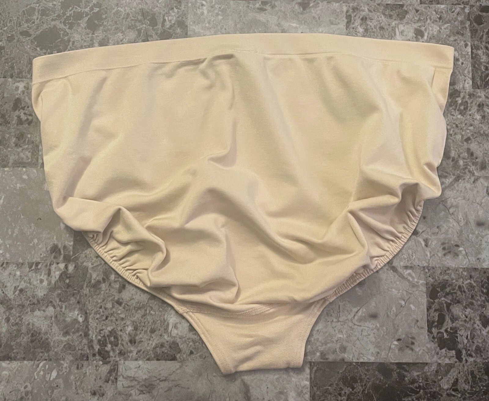 BODY BY VICTORIA’S SECRET XL NUDE SEAMLESS VINTAGE RARE HIGH LEG BRIEF PANTIES