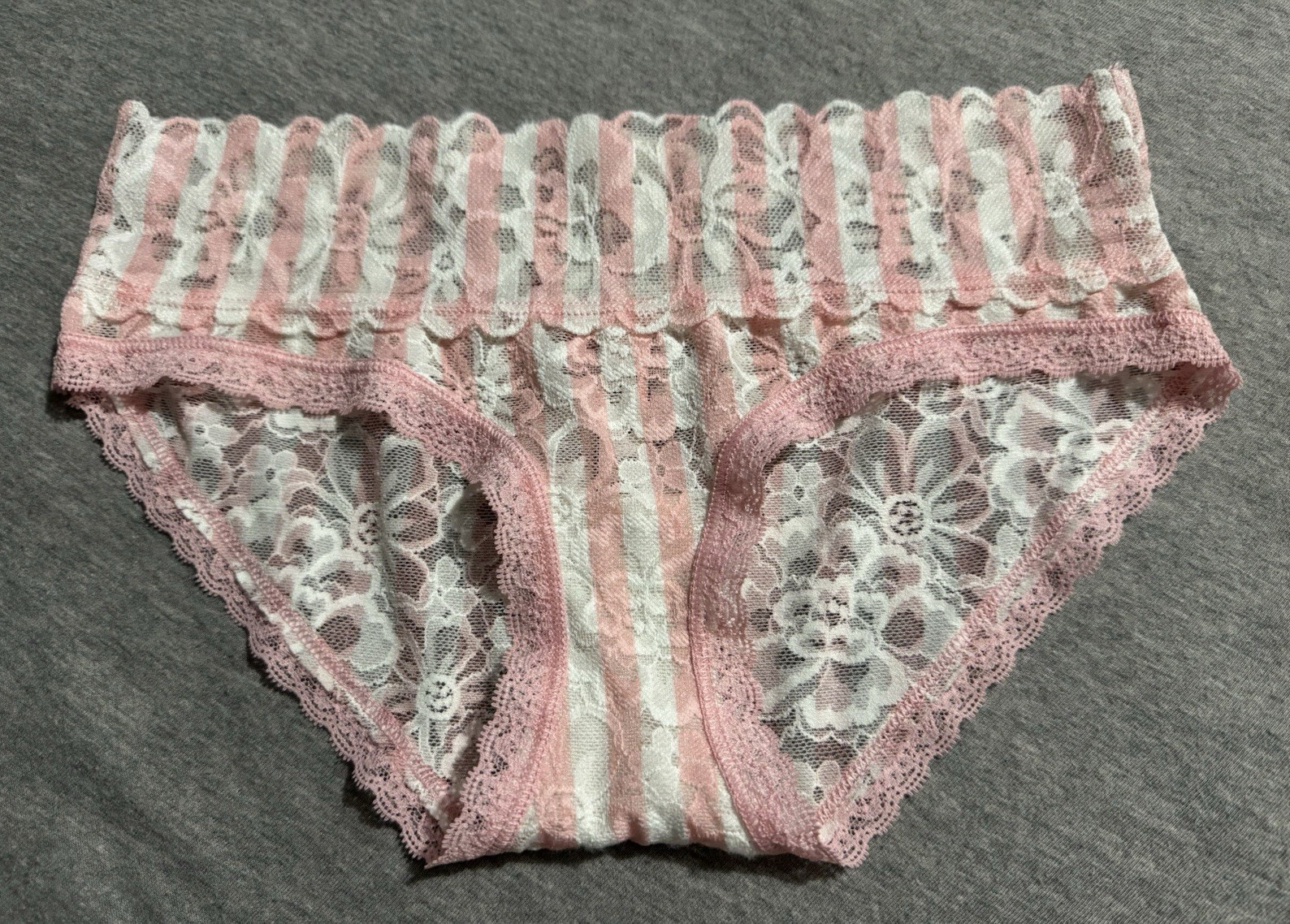 Victoria’s Secret Hipster Lace Panties Floral Pink/White XS Stretch Lined