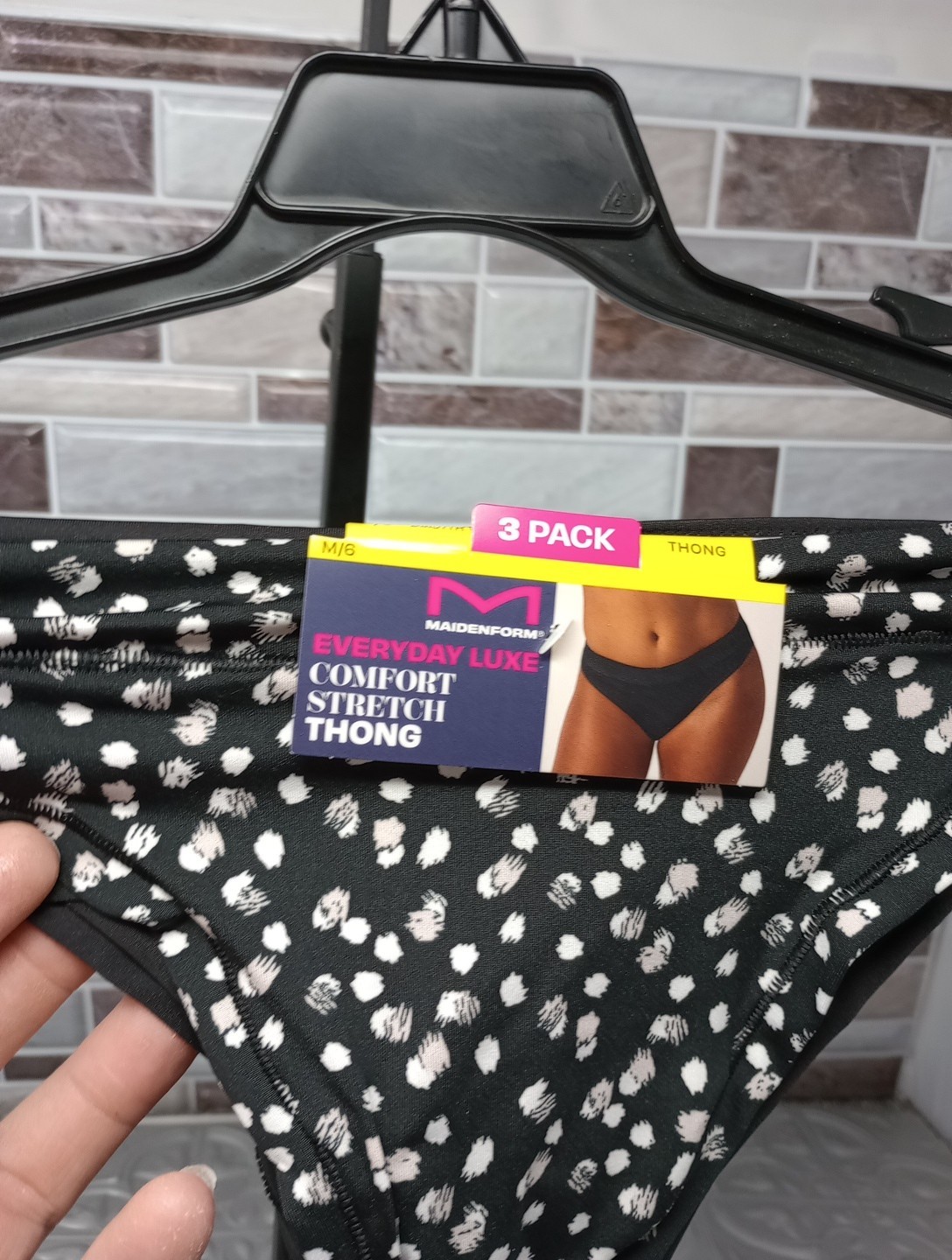 NWT Maidenform 3 Pair Everyday Luxe Sz. M/6 THONG Panties DM3TTH A13V