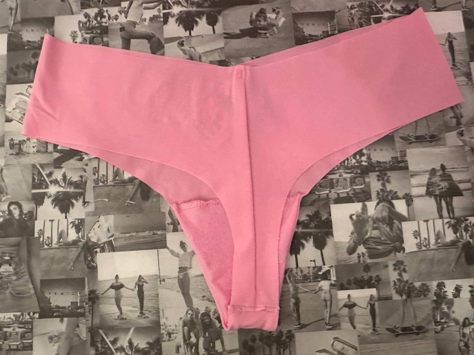 NWT Victoria’s Secret Pink No Show Thong Panty Pink Bling Butterfly Small 🦋