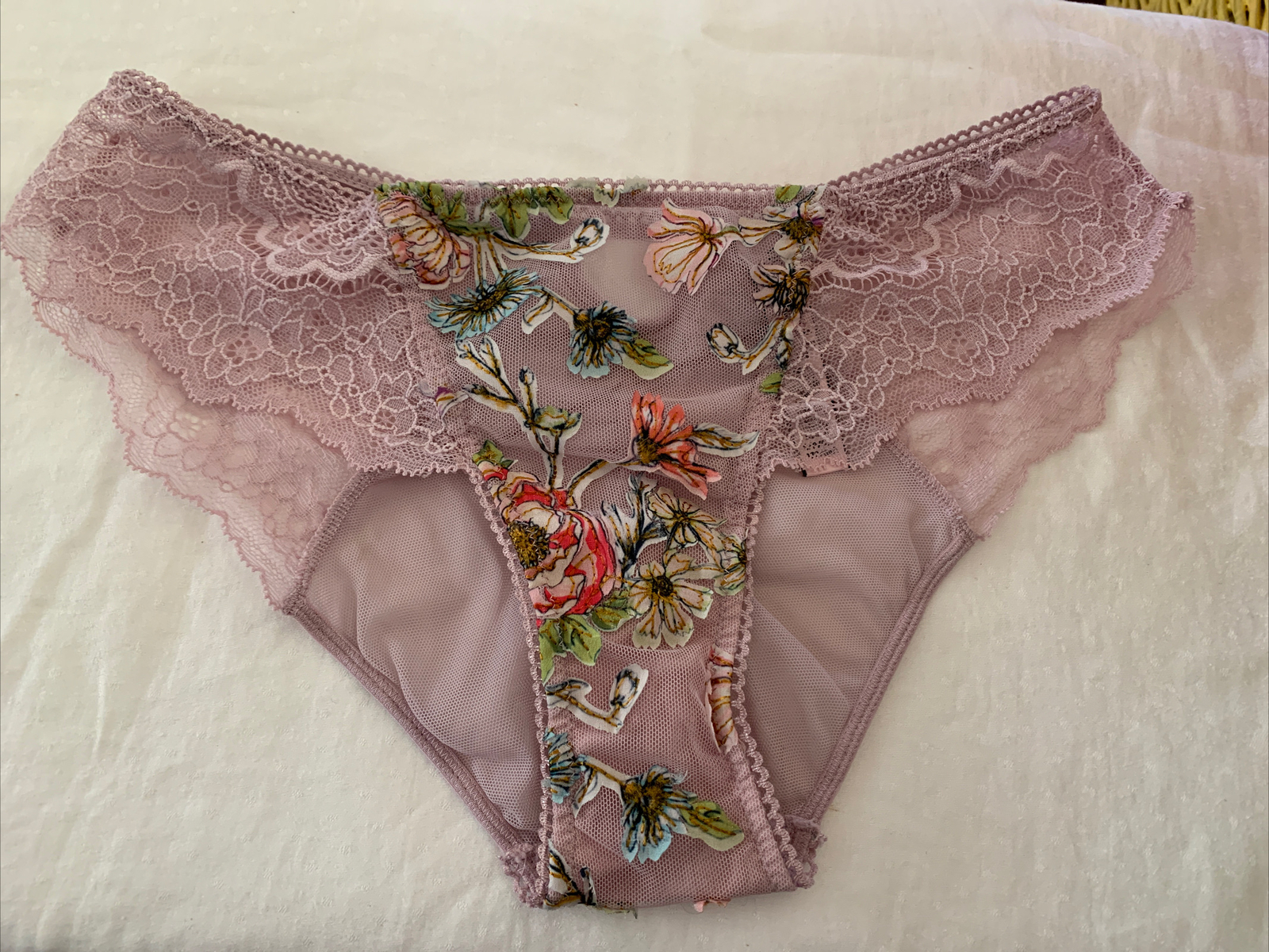 VICTORIA’S SECRET DREAM ANGELS Floral Light Purple Panty S/P CHEEKINI Lace Mesh