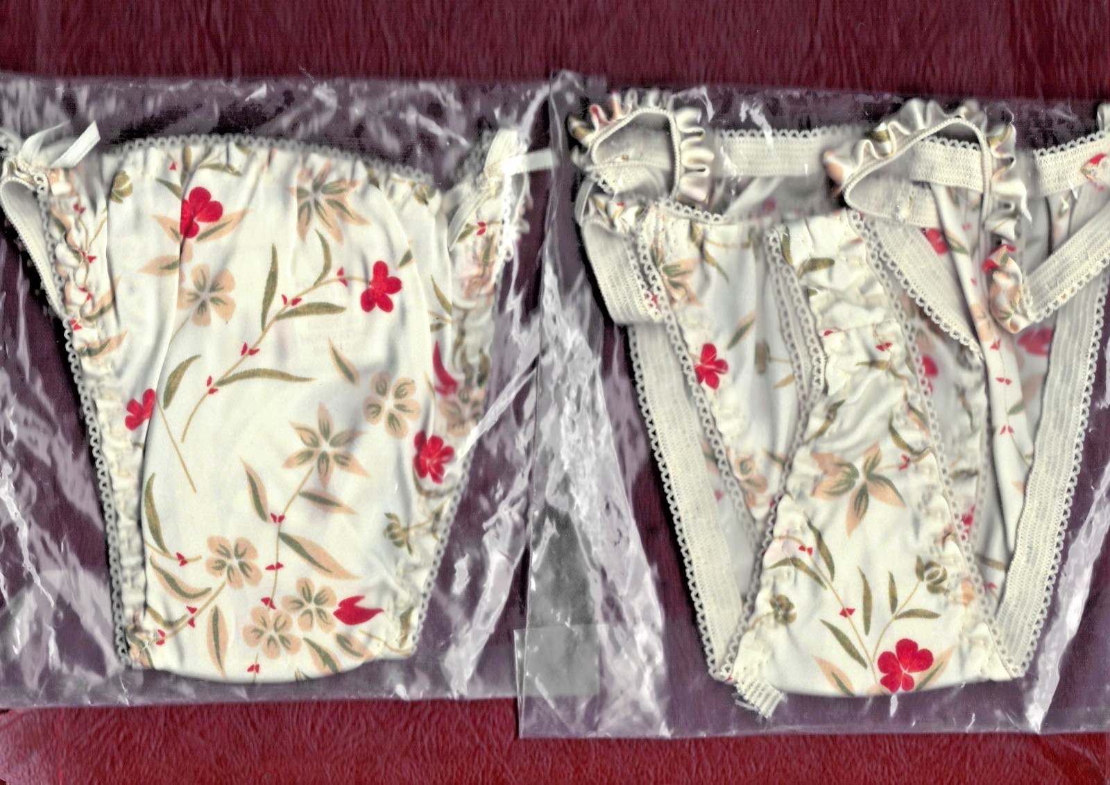 Vintage Y2K FREDERICK’S OF HOLLYWOOD String Bikini Panties Sz Med – Lot of 2 NOS