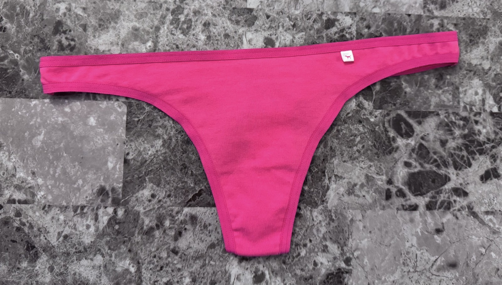 NWT VICTORIA’S SECRET PINK XS DOG TAG VINTAGE RARE SKINNY SIDE THONG PANTIES