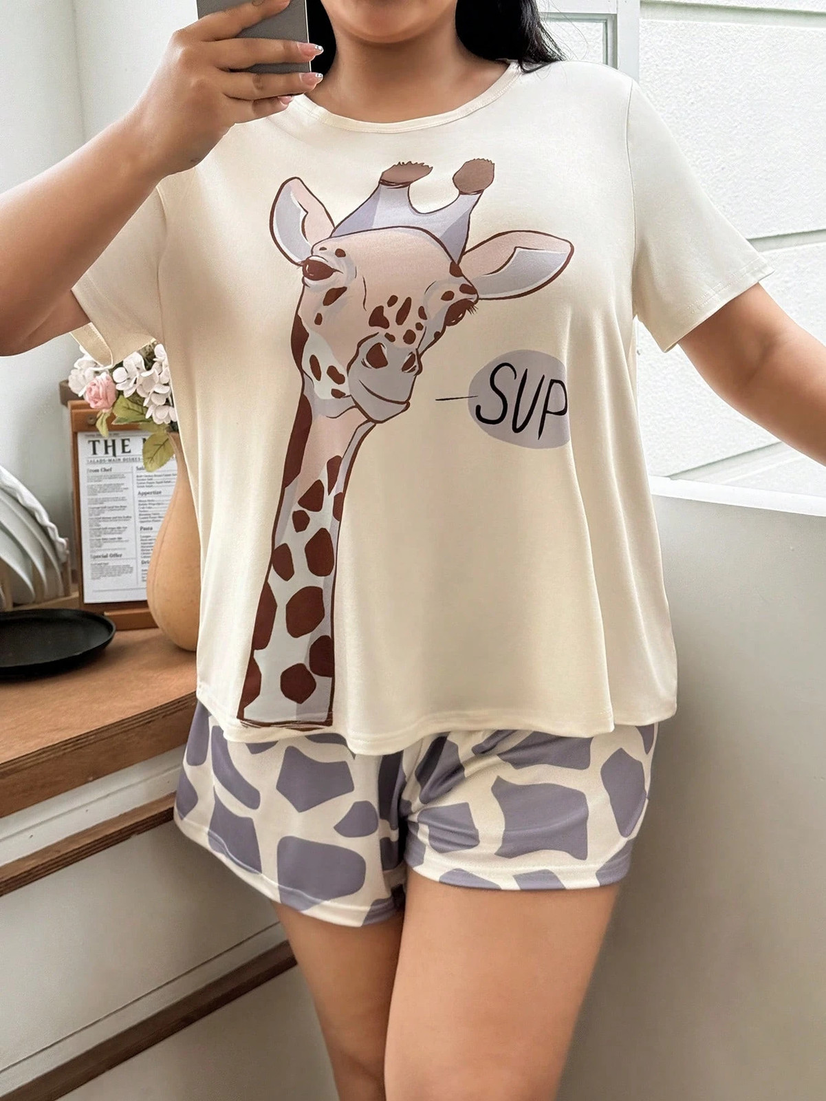 Comfortable plus size short sleeve t shirt and shorts set in giraffe pattern cheap24