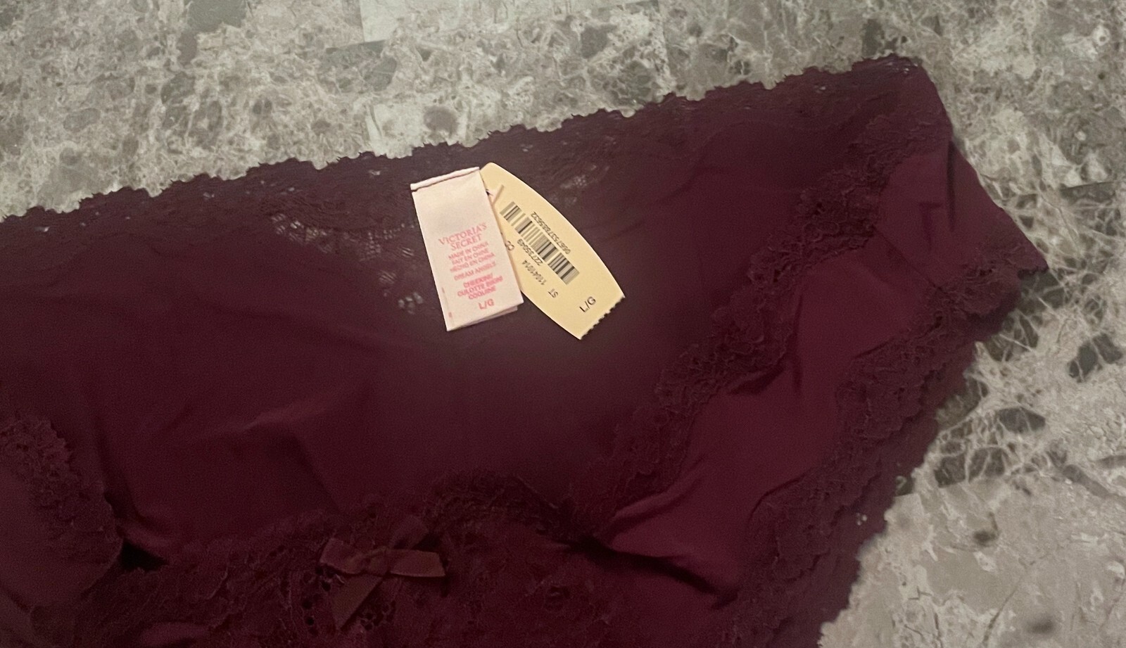 VICTORIA’S SECRET DREAM ANGELS L MAROON SMOOTH FLORAL LACE RARE CHEEKINI PANTIES