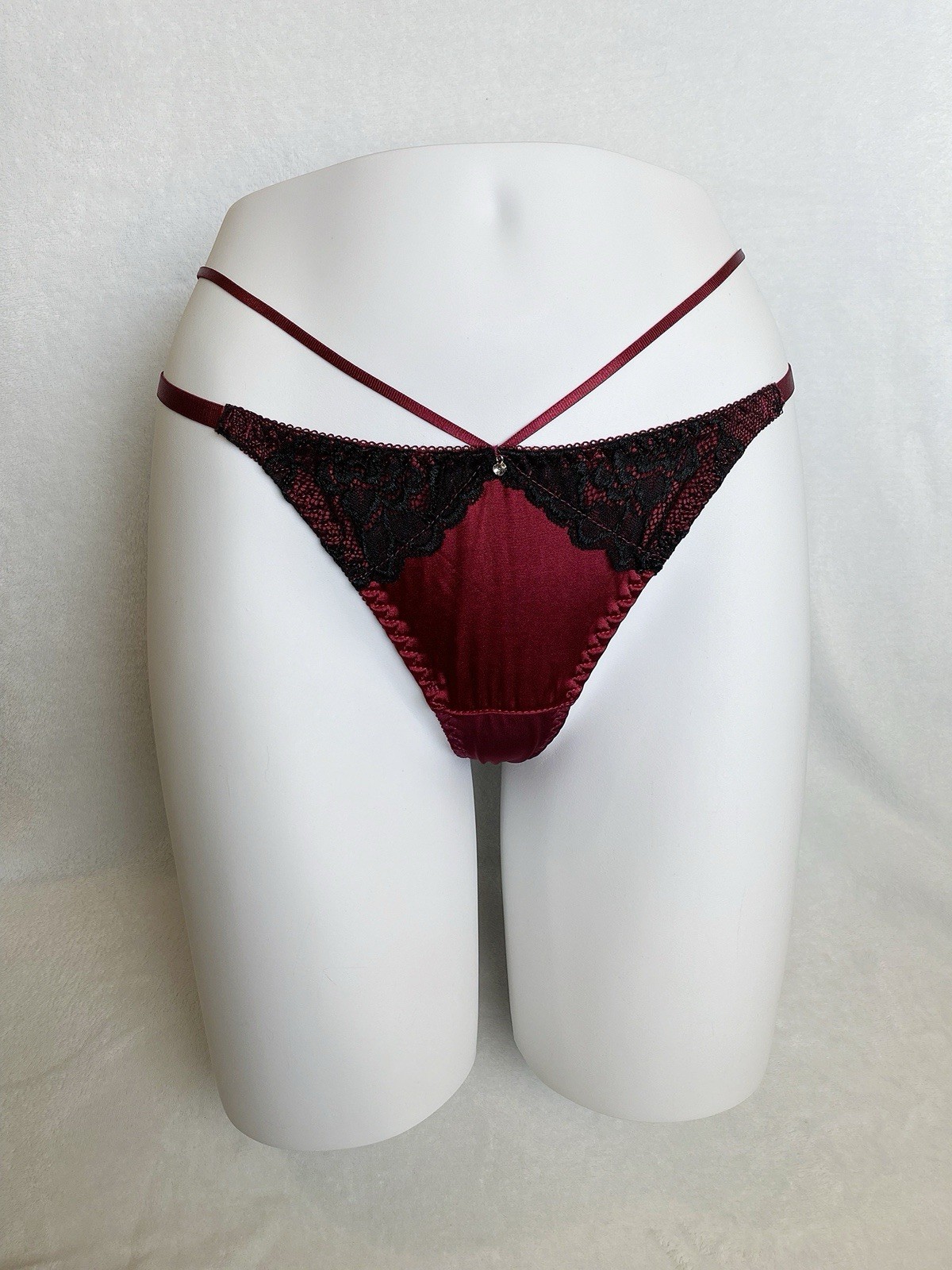 Set Of 5 Pairs US-S Japanese Brand Gorgeous Floral Embroidery String Thongs Set