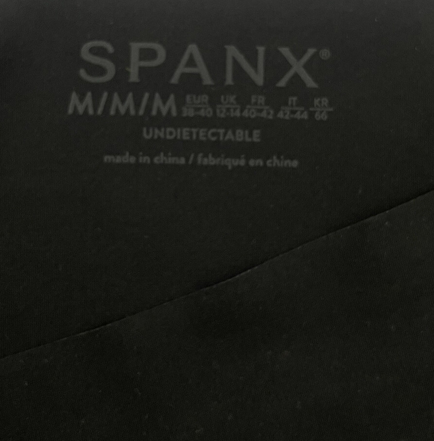Spanx Undie-tectable Thong Panty Size M Black SP0115 (F-11)