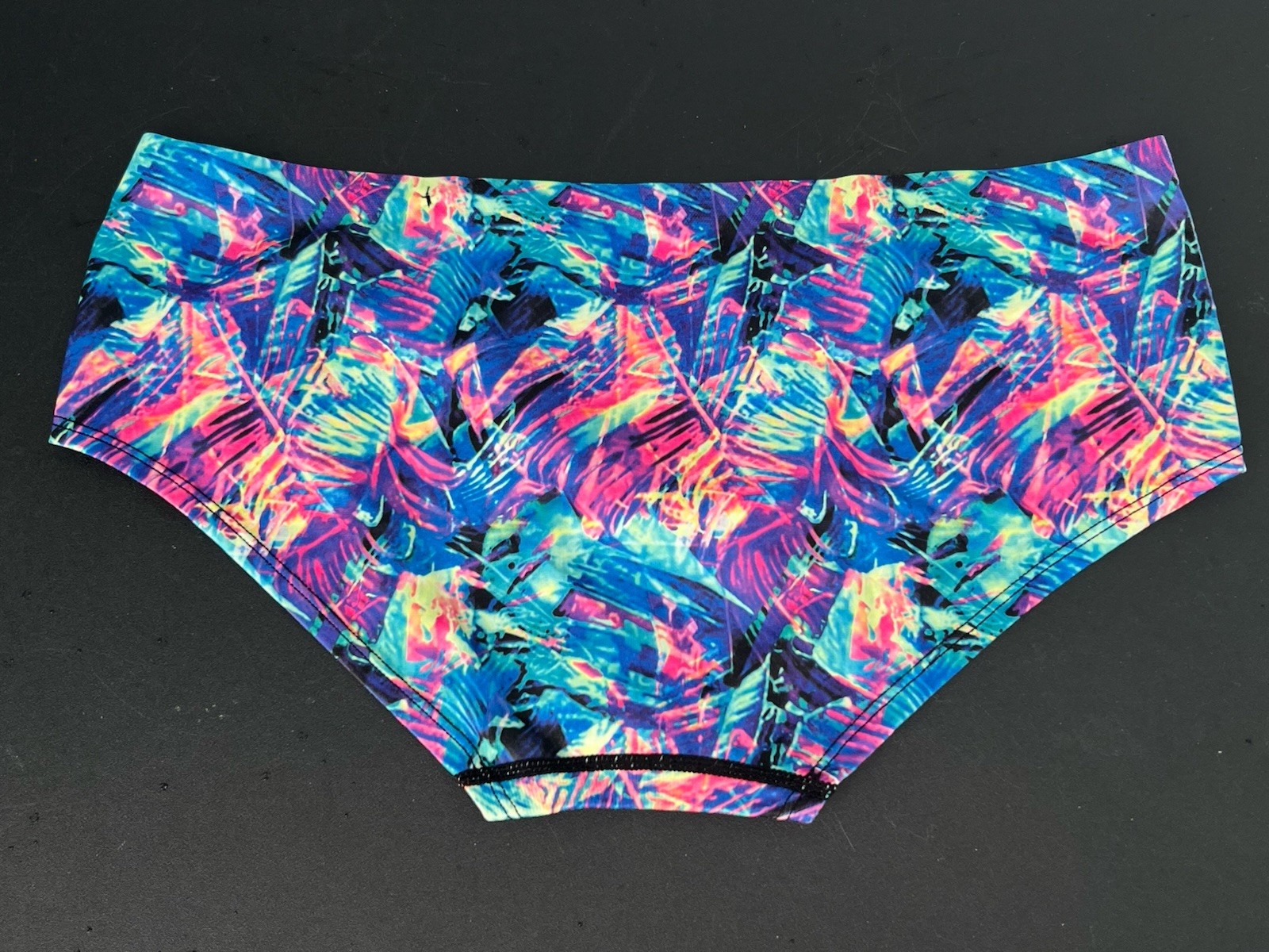 Vtg Victoria’s Secret Pink Yoga Graffiti Abstract Art Deco Hipster Smooth Panty