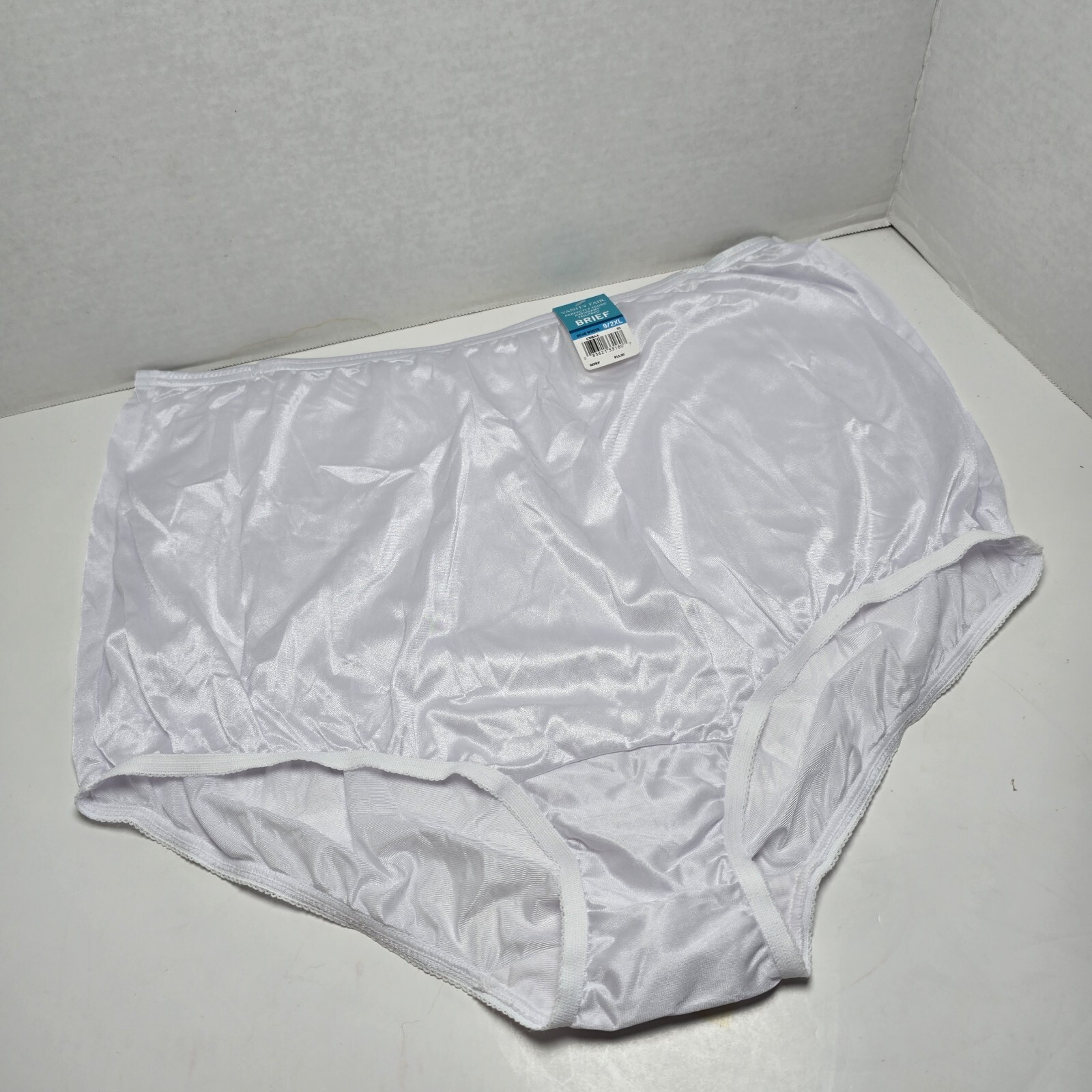 Vanity Fair Underwear Womens 9/2XL White Ravissant Brief 1 Pair NWT 15712 Nylon