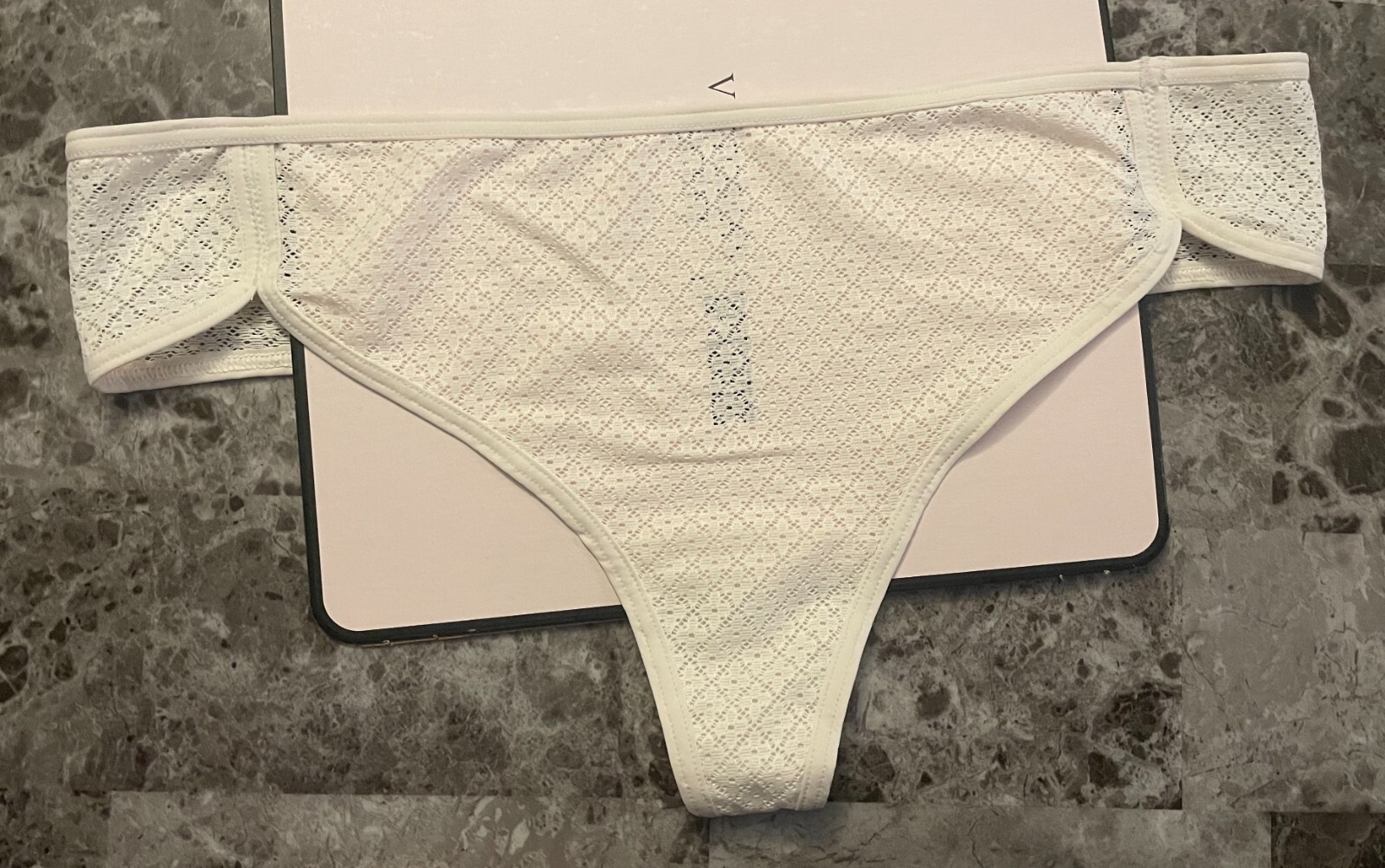NWT VICTORIA’S SECRET SMALL COCONUT WHITE FLORAL LACE NETTED RARE THONG PANTIES