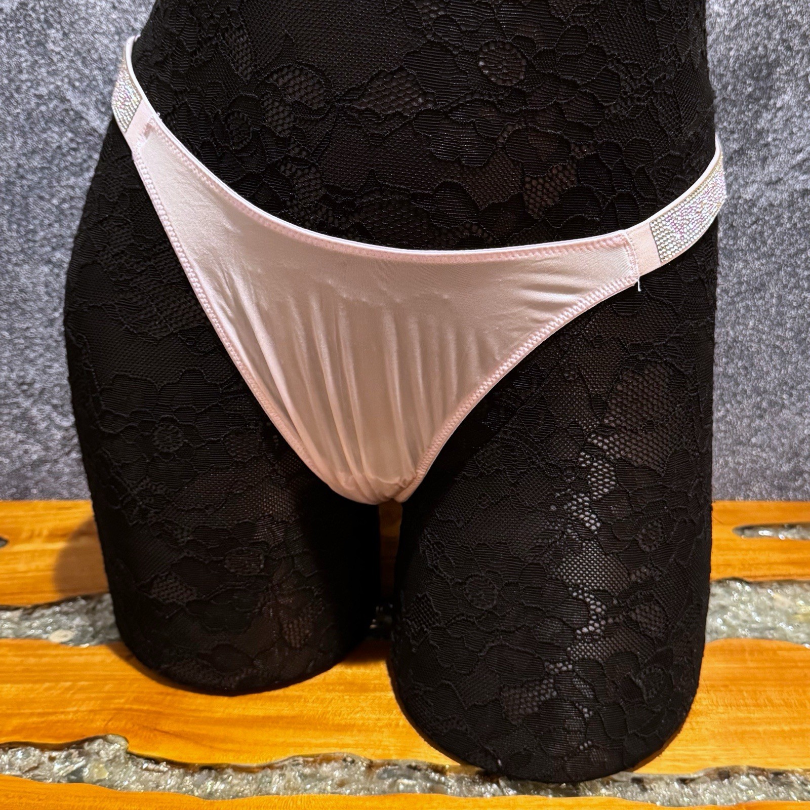 Victoria’s Secret Very Sexy Shine Strap Thong Panty Light Hyacinth MEDIUM NWT