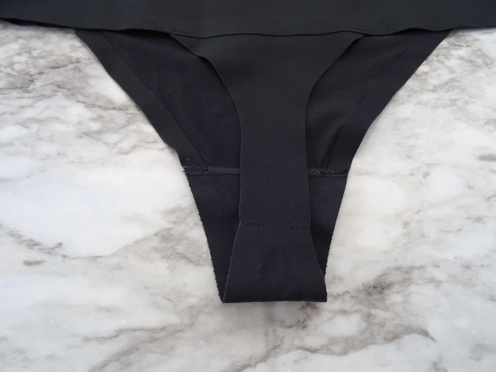Spanx 0115# Supersmooth Undie Tectable Thong 1-Pack Panties US Size L