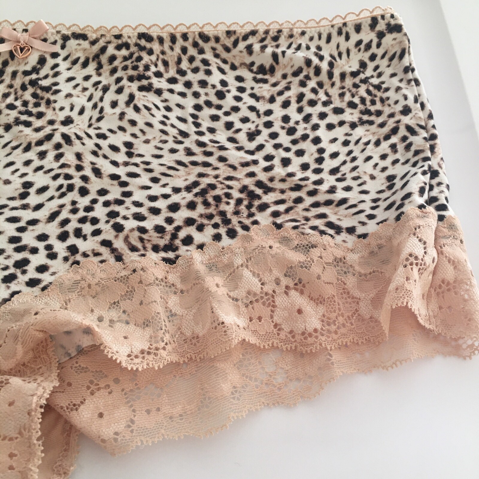 Victorias Secret Champagne Cheetah Shortie Boyshort Panty Size XL Soft Sexy Lace
